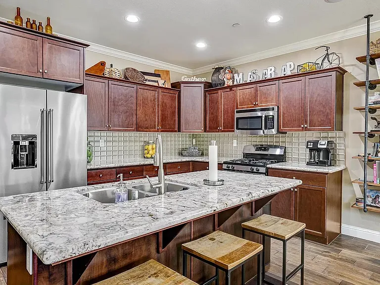 3921 W Payson Ave — Photo 14