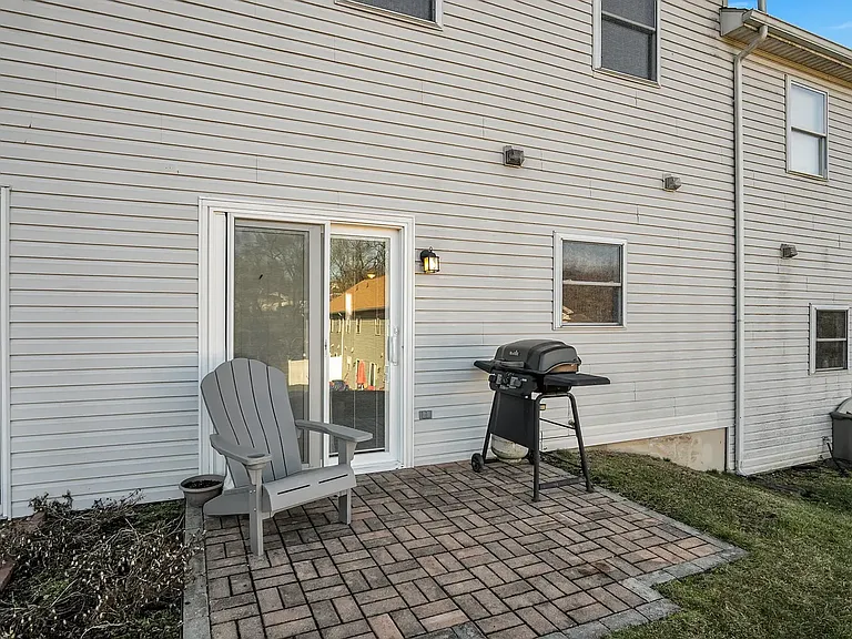 7214 Huntingdon St — Photo 18