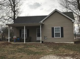 104 E Maple St, Irvington, KY 40146
