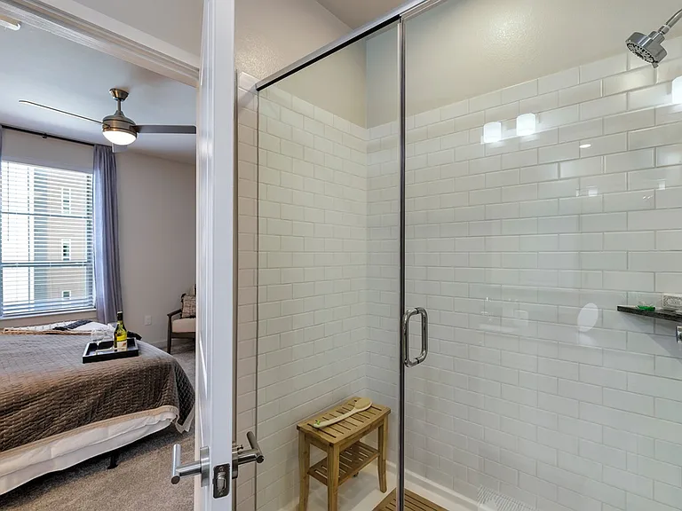 Album Benbrook Model Shower