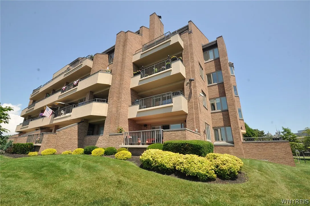 1 bed, 1.0 bath, 1110 sqft, $2,550 — Photo 1