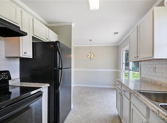 4th image of 1722 Clooney Ln