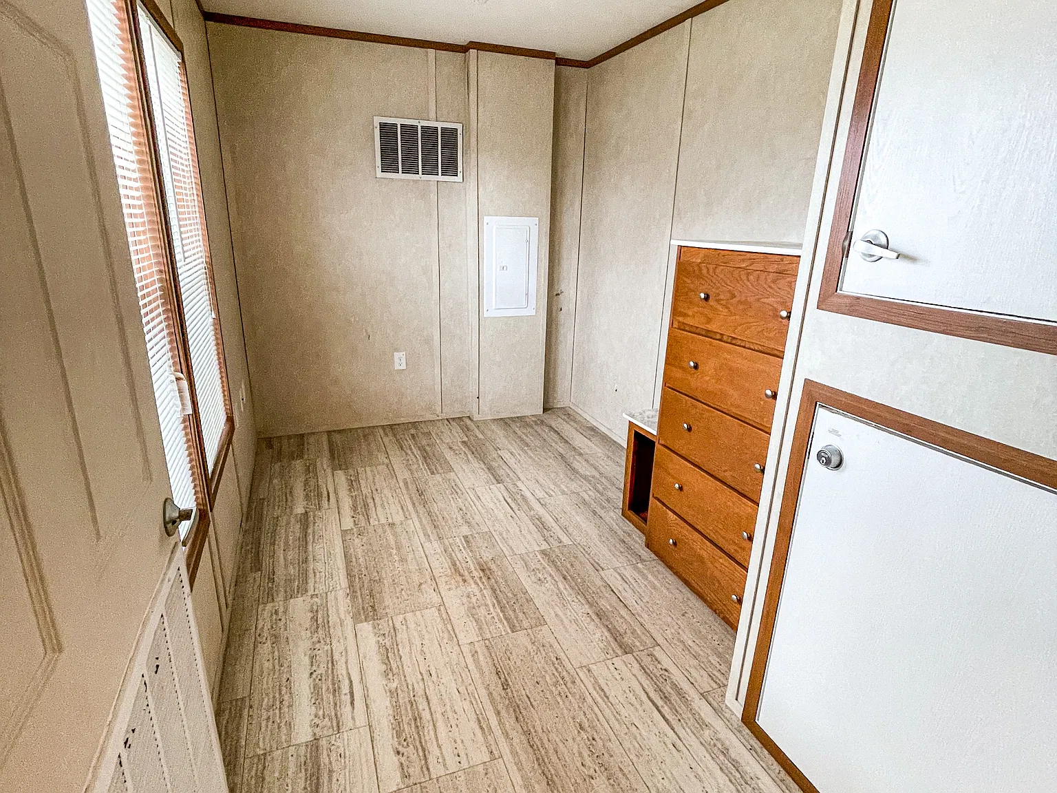 1 bed, 384 sqft, $795 — Photo 3