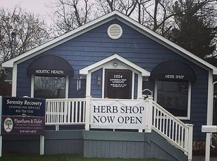 1024 N Leroy St, Fenton, MI 48430