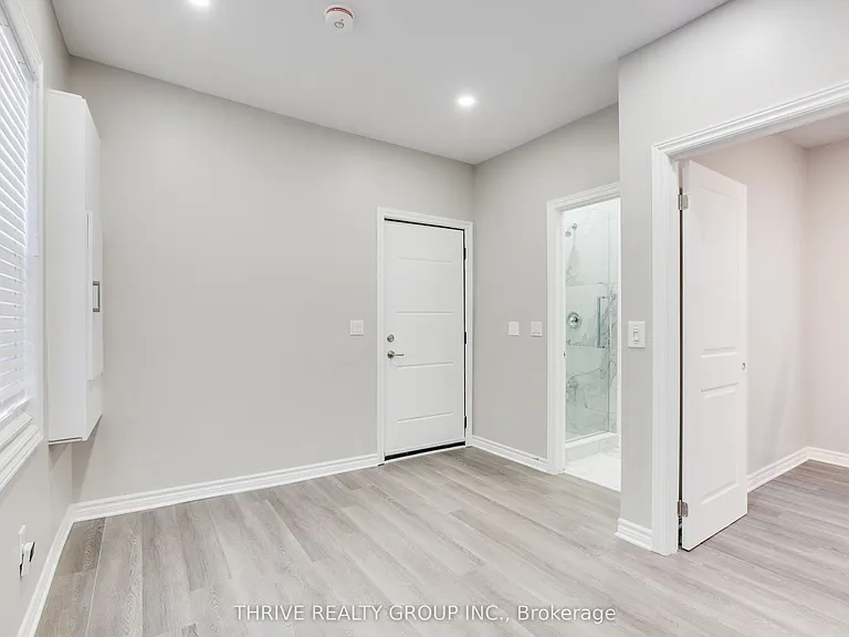 140 Wellington St #3 — Photo 7