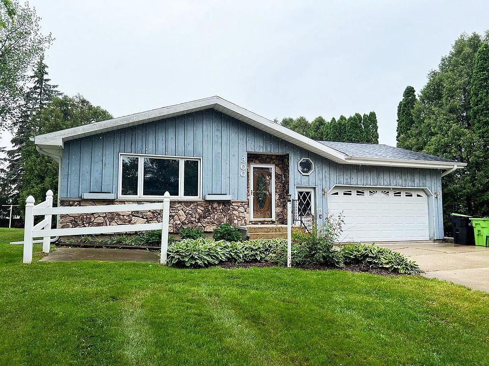 300 Hillcrest Drive, Beaver Dam, WI 53916 Zillow