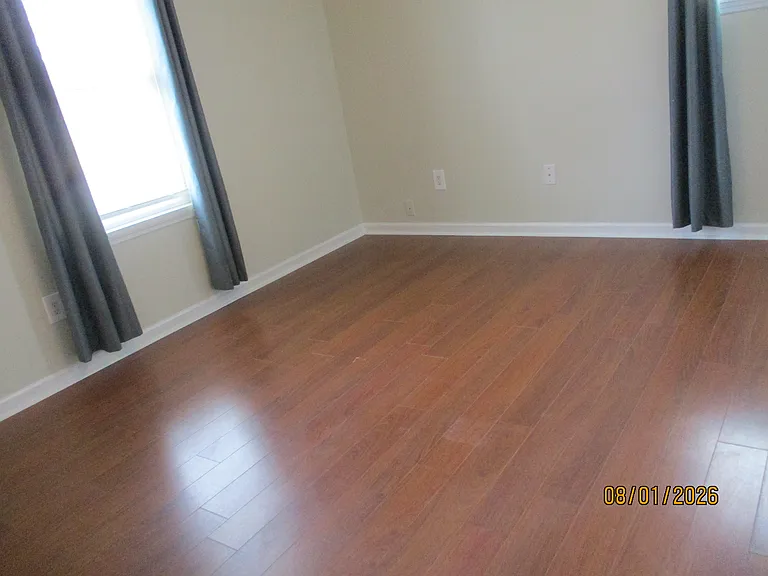 616 Langley Ct — Photo 12