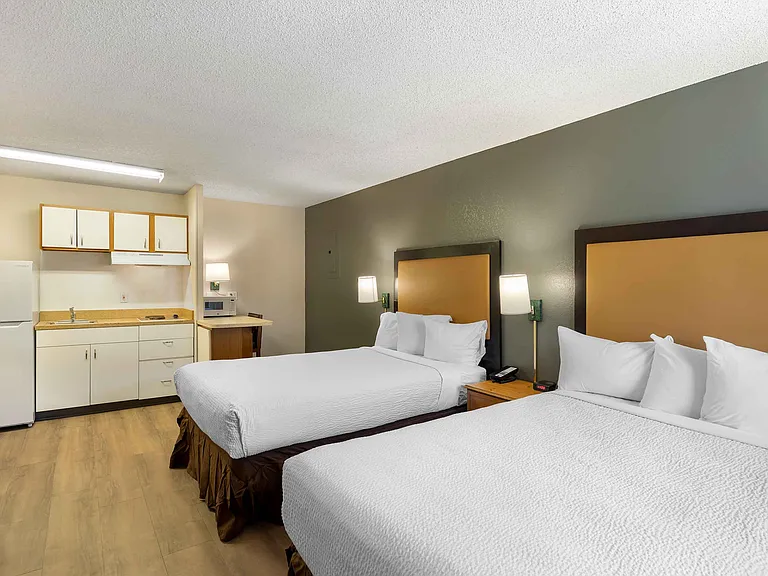 Studio Suite - 2 Full Beds