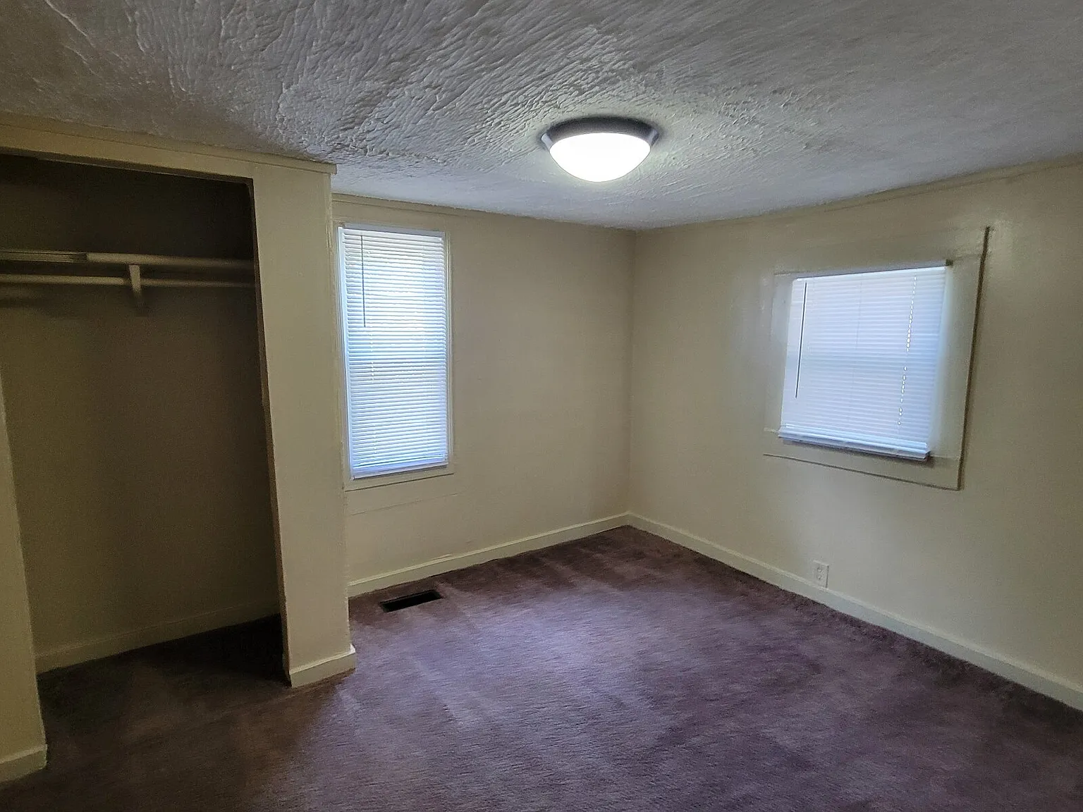 3 bed, 2.0 bath, $925 — Photo 3