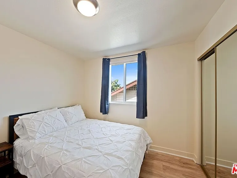 5912 S Flower St — Photo 18