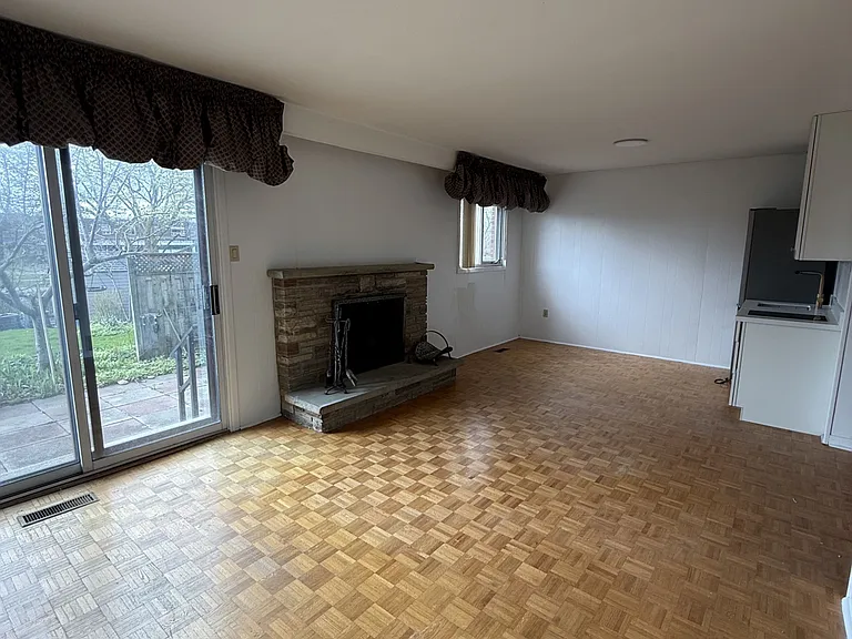 214 Fairglen Ave #REAR — Photo 13