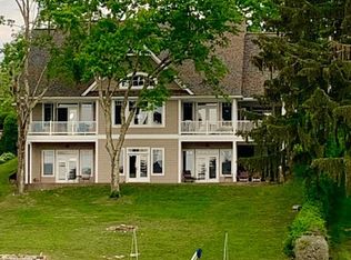 23 Flat Top Lake Rd, Ghent, WV 25843