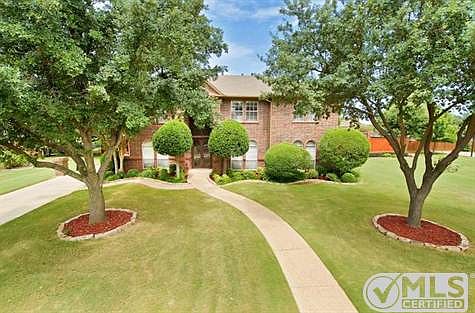 1st image of 202 Canyon Lake Dr