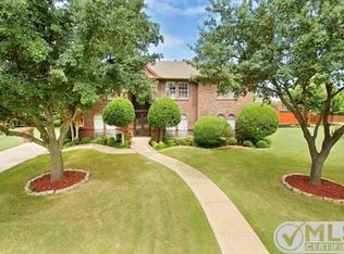 202 Canyon Lake Dr, Southlake, TX 76092