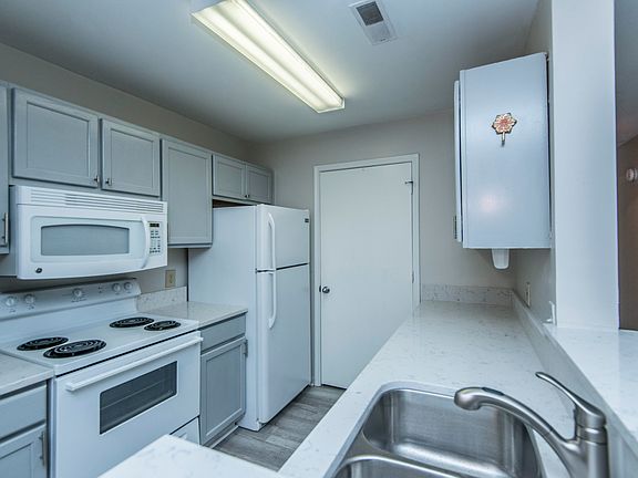 4th image of 2011 N Highway 17 Unit 1600B