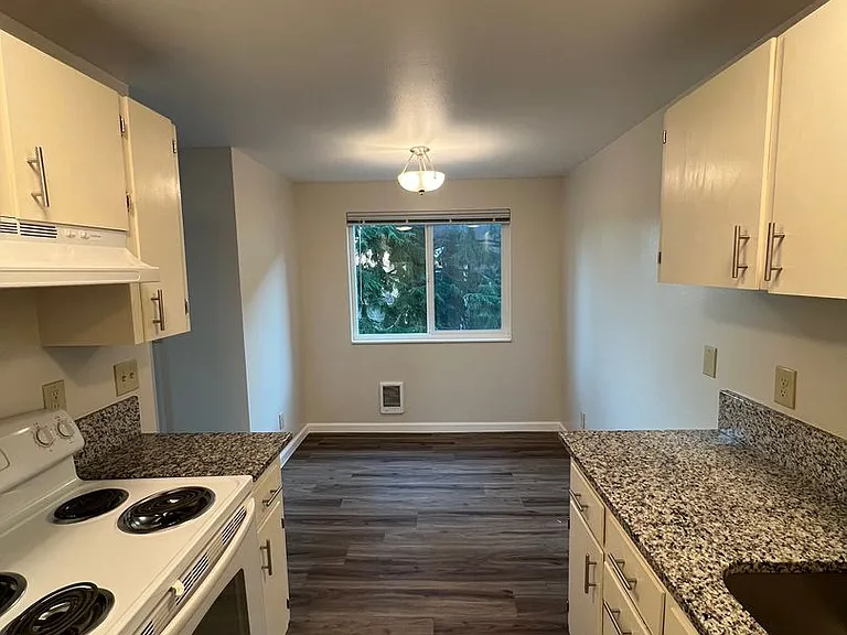 445 SW 156th St — Photo 50