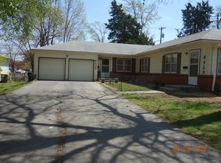 8429 Grandview Ln, Overland Park, KS 66212