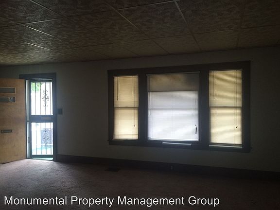 2nd image of 5038 Larchmont St