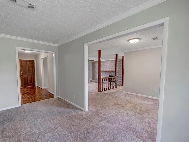 904 Chapel Ridge Dr — Photo 10
