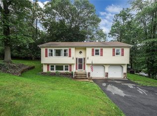 8 Garber Hill Rd, Blauvelt, NY 10913