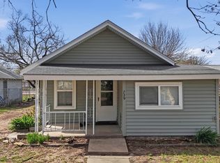 729 S Poplar St, Wichita, KS 67211