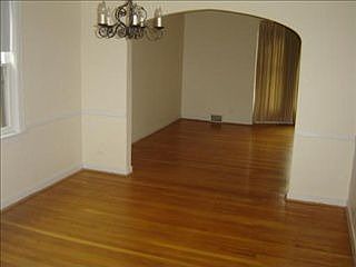 4th image of 921 N Harvey Ave