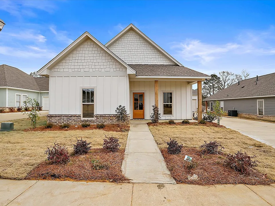 707 Heartwood Ln