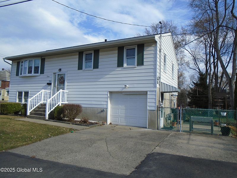 2nd image of 114 Chiswell Road