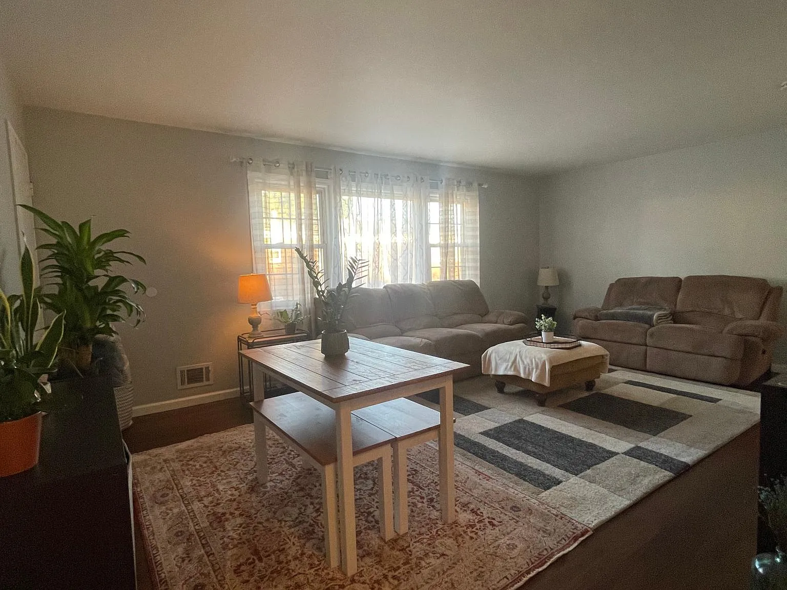 11 Stanford Dr — Photo 4