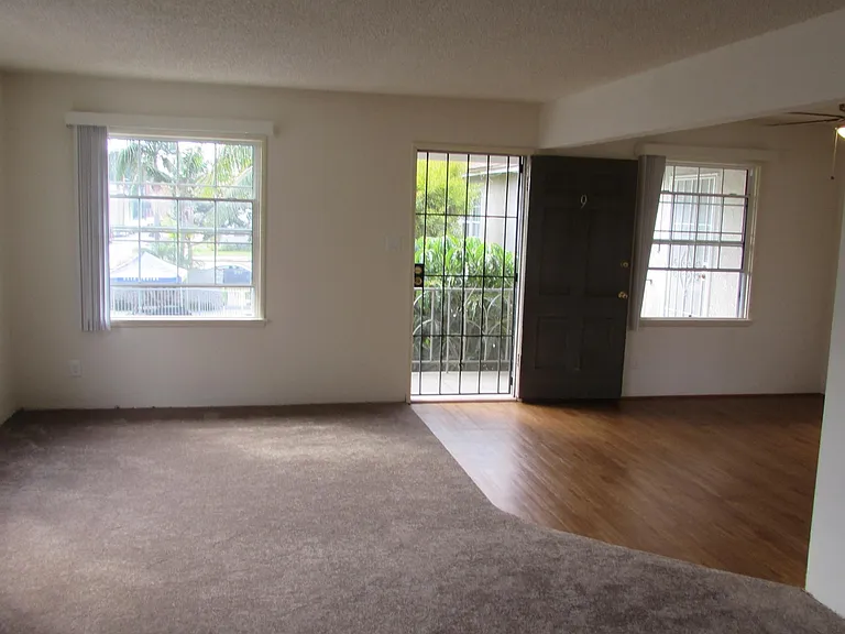 1149 E Carson St #9 — Photo 3