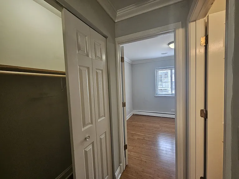 5454 Everett — Photo 23