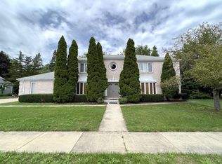 2411 Chas Dr, Rolling Meadows, IL 60008