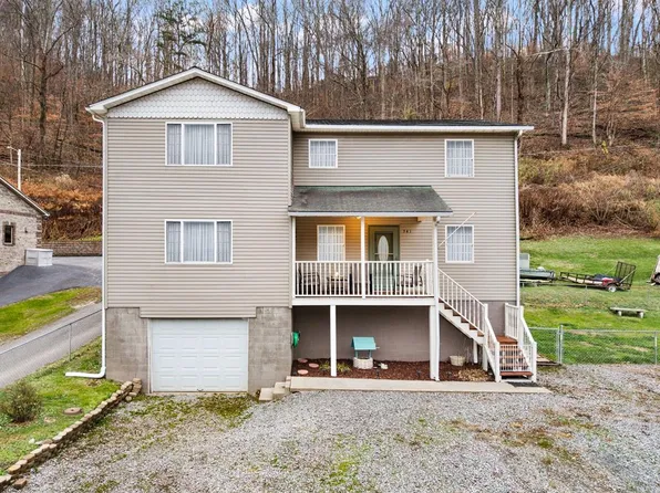 341 State Highway 292 E, Goody, KY 41514