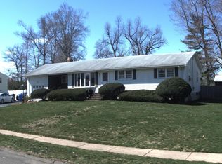 100 Cornell Cir, East Hartford, CT 06108