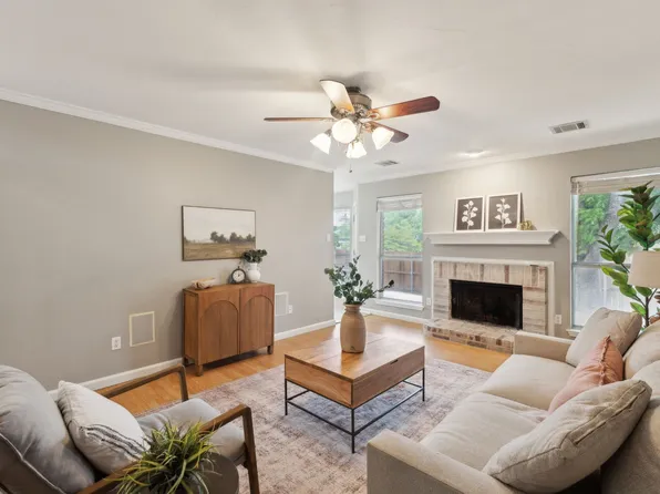 913 Silverstone Dr, Lewisville, TX 75067