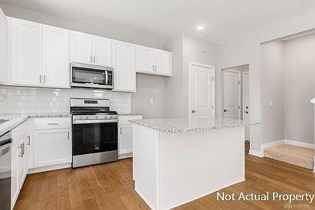 5th image of 102 Peggys Path Ct