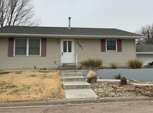 1151 10th St, Henderson, NE 68371