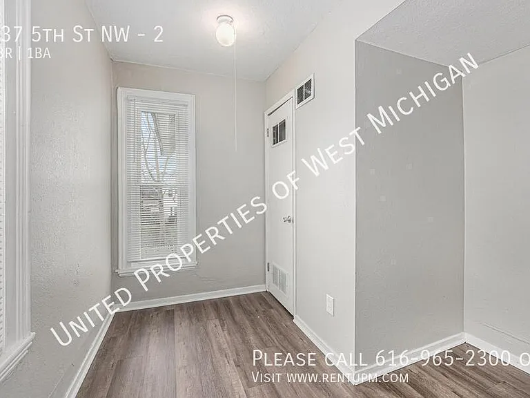 737 5th St NW #2 — Photo 8