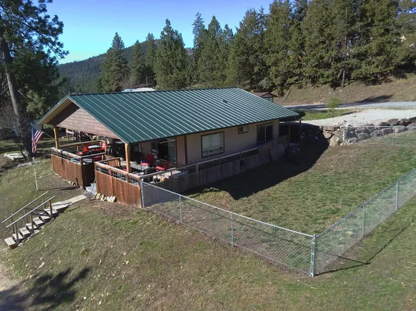 1054 Lower Madison St, Republic, WA 99166