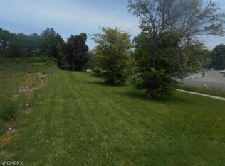 2570 Woodhill Rd, Cleveland, OH 44104