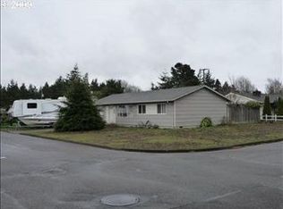 1693 Upas St, Florence, OR 97439