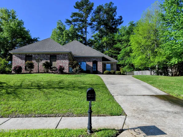 103 Bridge Park Cir, Canton, MS 39046
