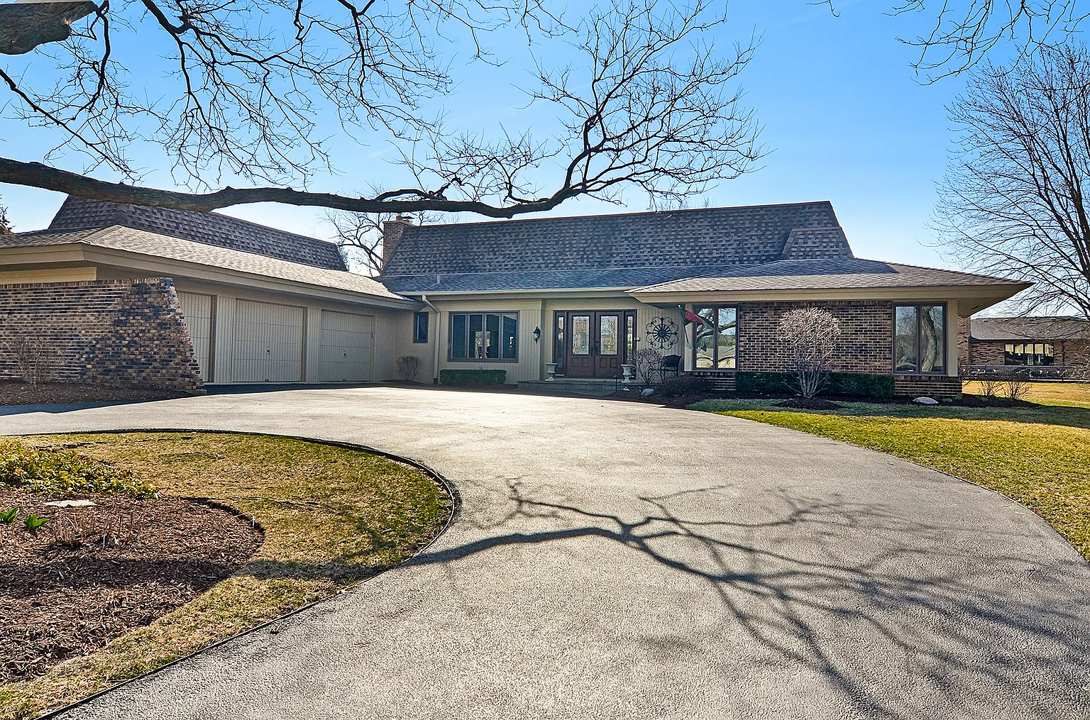 1613 Laurel Ln photo 1