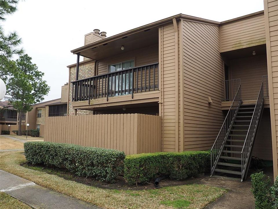 1st image of 10555 Turtlewood Ct Unit 108