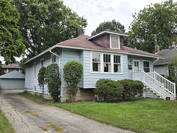3rd image of 4525 Main St