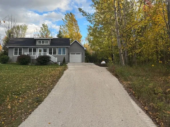 103 Robertson Ave, Meaford, ON N4L 1W7