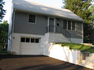 45 Thorn Ter, West Orange, NJ 07052