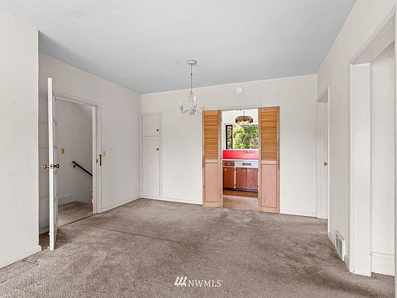 4th image of 921 N G St