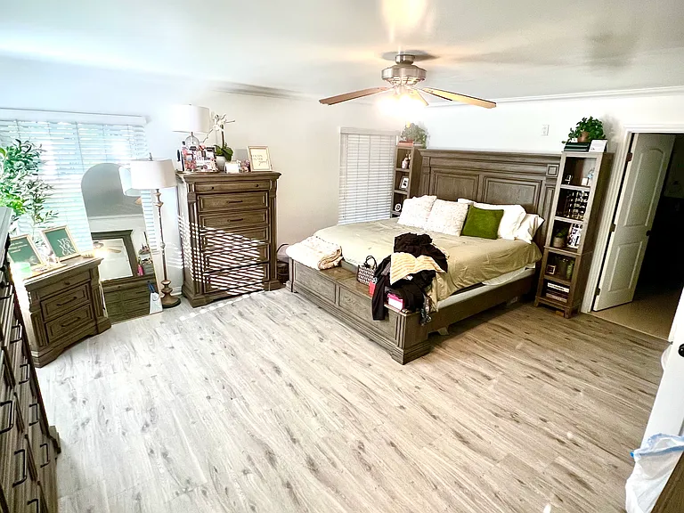 8927 Seranata Dr — Photo 17