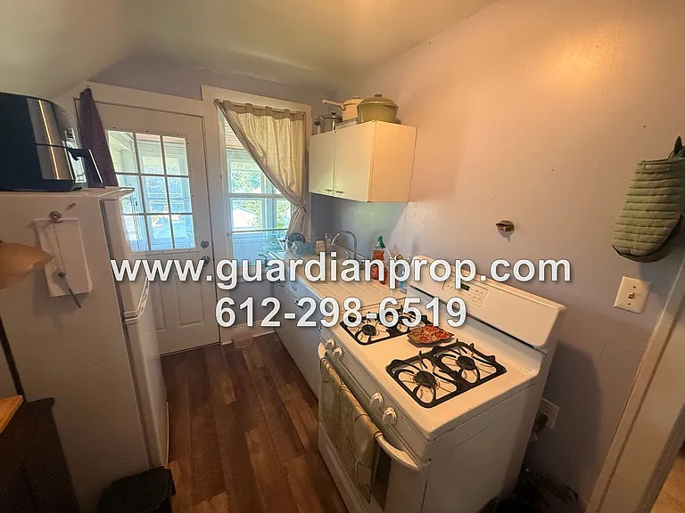 1333 James Avenue — Photo 7